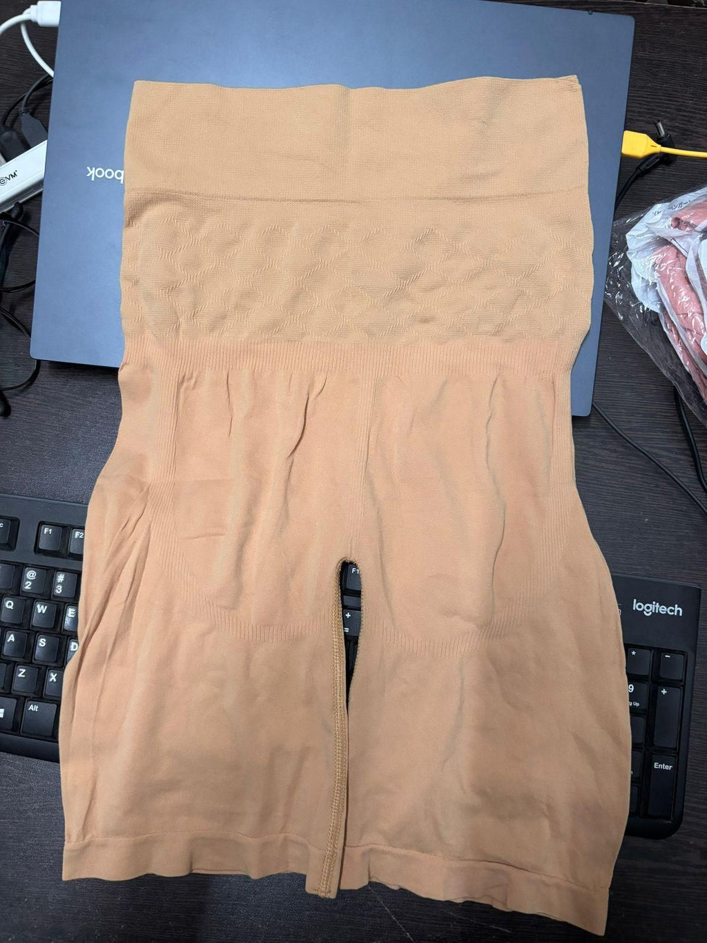 4 - in - 1 Shaper - Quick Slim Shape Wear Tummy, Back, Thighs, Hips - Black/Efffective Seamless Tummy Tucker - Havenkart